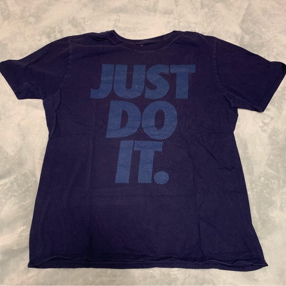 NIKE size medium men’s tshirt - Picture 1 of 1